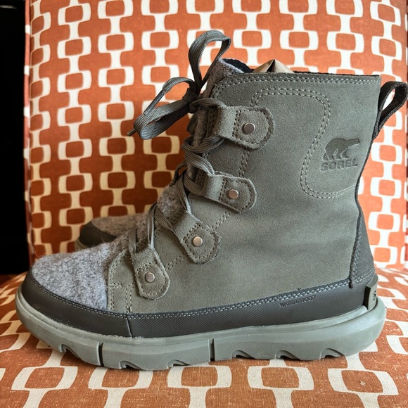 Sorel Women’s Snow Boots - Picture 1 of 5